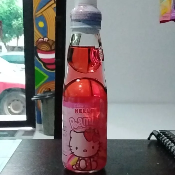 Remune soda fresas hello kitty